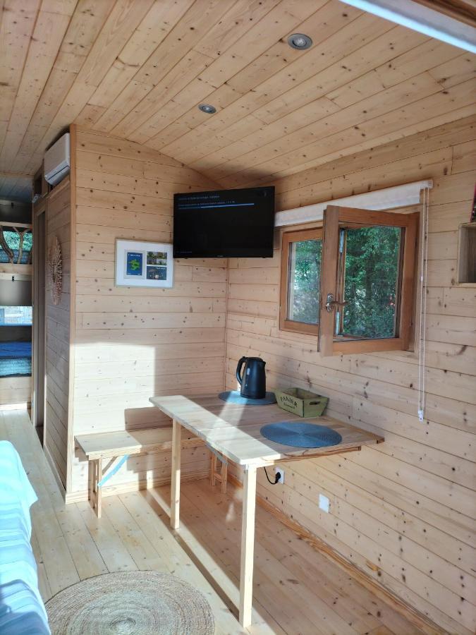 La Roulotte De Jane Guest House Margon  Luaran gambar